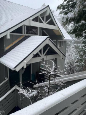 Pine Oaks Cabin